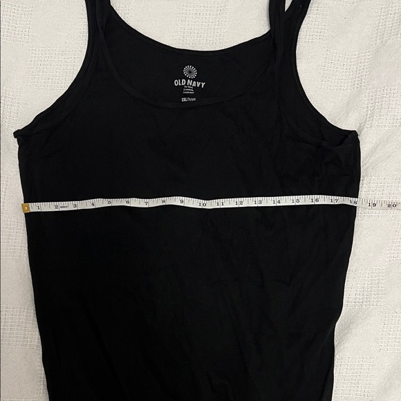 Old Navy Women's Black Tank Top - Picture 2 of 6